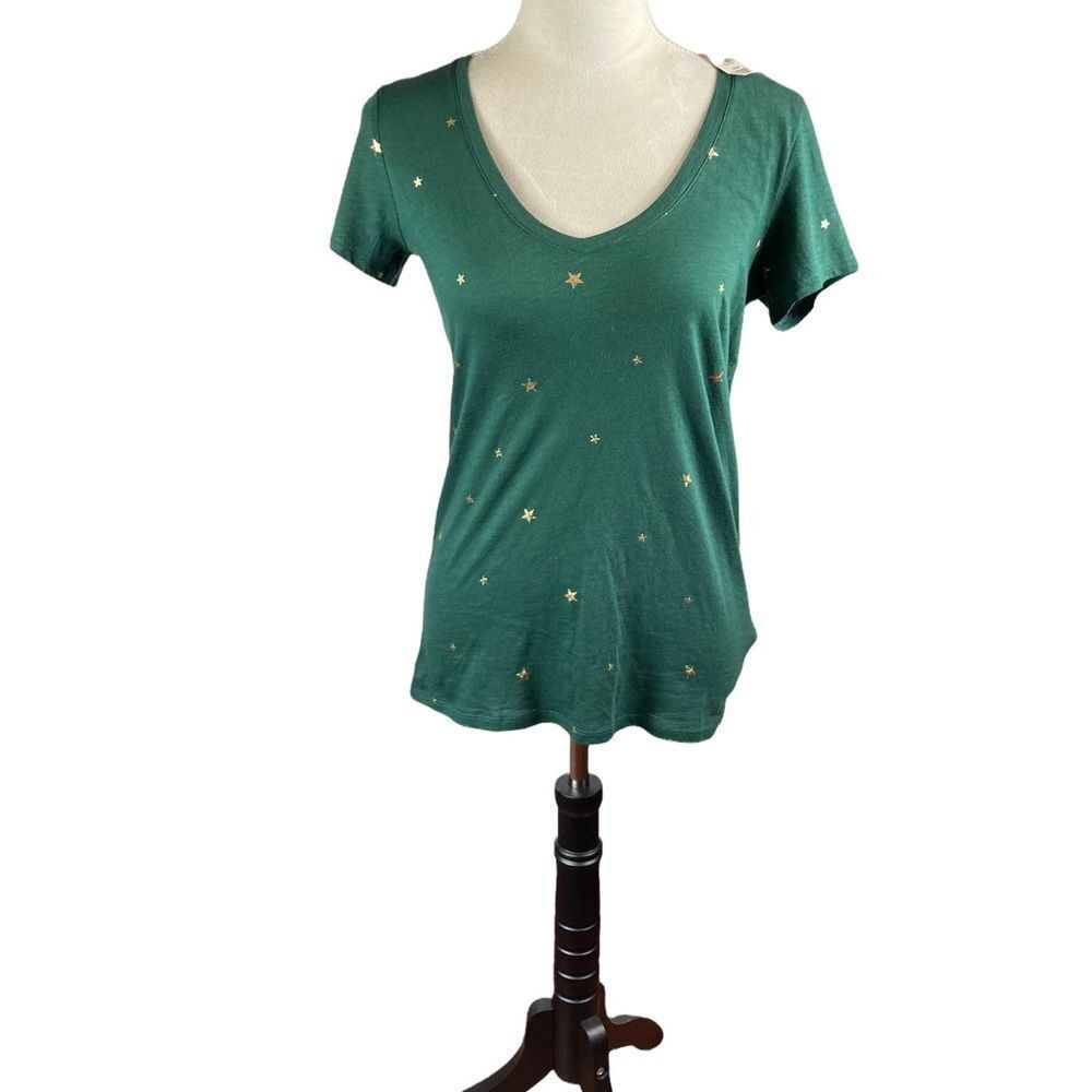 Victoria’s Secret Green Short Sleeve V-Neck Shirt With Gold Stars,‎ Size XS, NWT